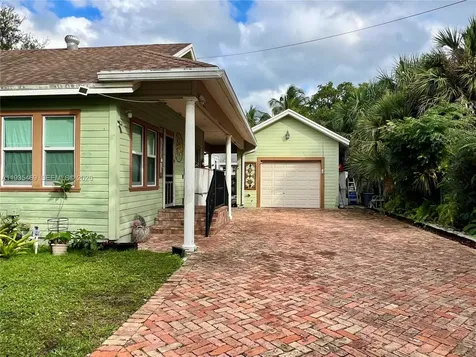 400 NE 3rd Street Pompano Beach FL 33060