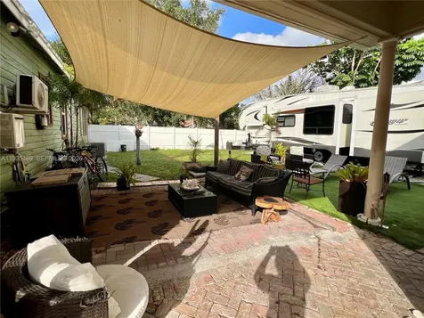 400 NE 3rd Street Pompano Beach FL 33060