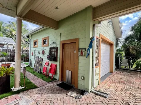 400 NE 3rd Street Pompano Beach FL 33060