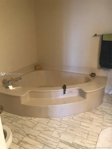 2000 Towerside Terrace Miami FL 33138