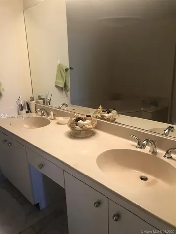 2000 Towerside Terrace Miami FL 33138
