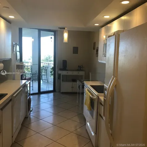2000 Towerside Terrace Miami FL 33138