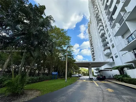 2780 NE 183rd Street Aventura FL 33160