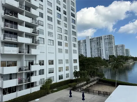 2780 NE 183rd Street Aventura FL 33160