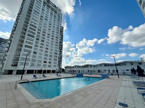 2780 NE 183rd Street Aventura FL 33160