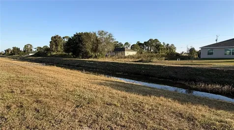 Lehigh Acres FL 33936