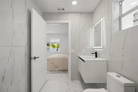 253 SW 4th Street Dania Beach FL 33004