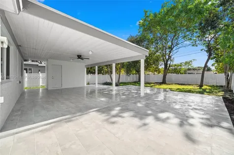 253 SW 4th Street Dania Beach FL 33004