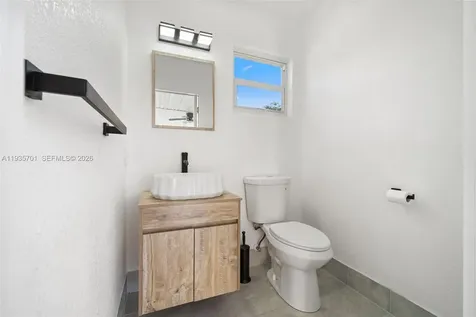253 SW 4th Street Dania Beach FL 33004