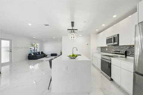 253 SW 4th Street Dania Beach FL 33004
