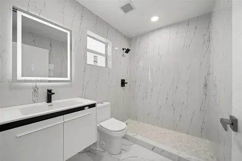 253 SW 4th Street Dania Beach FL 33004