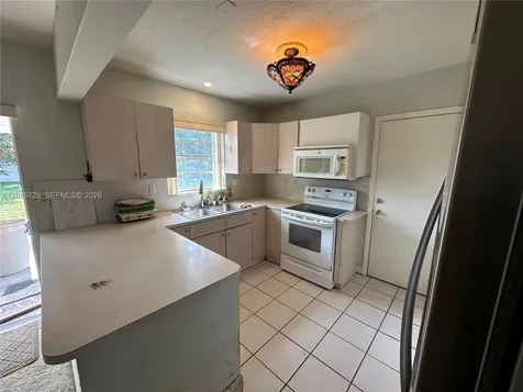 9070 SW 183rd Terrace Palmetto Bay FL 33157