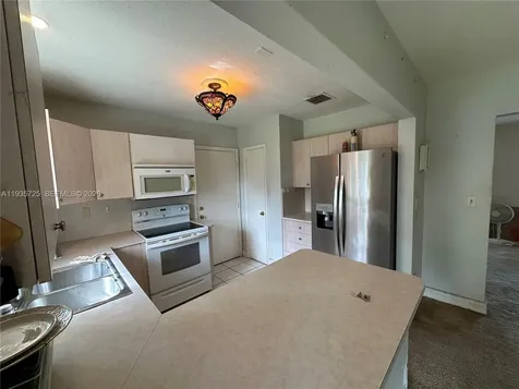9070 SW 183rd Terrace Palmetto Bay FL 33157