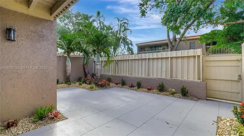 205 Dunwoody Lane Hollywood FL 33021
