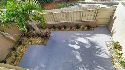 205 Dunwoody Lane Hollywood FL 33021