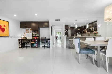 7075 SW 67th Avenue South Miami FL 33143