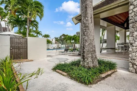 7075 SW 67th Avenue South Miami FL 33143