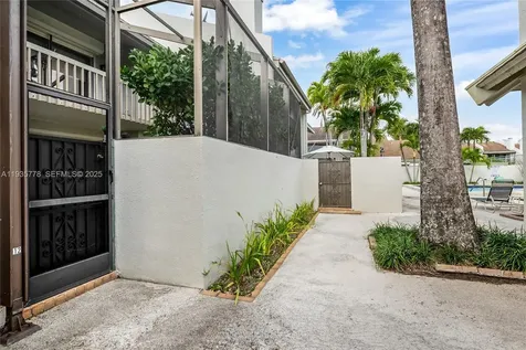7075 SW 67th Avenue South Miami FL 33143