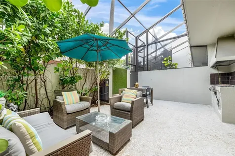 7075 SW 67th Avenue South Miami FL 33143