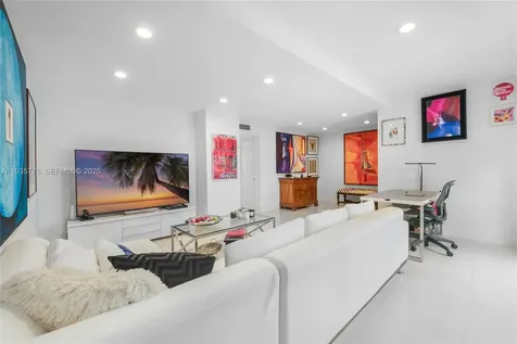 7075 SW 67th Avenue South Miami FL 33143