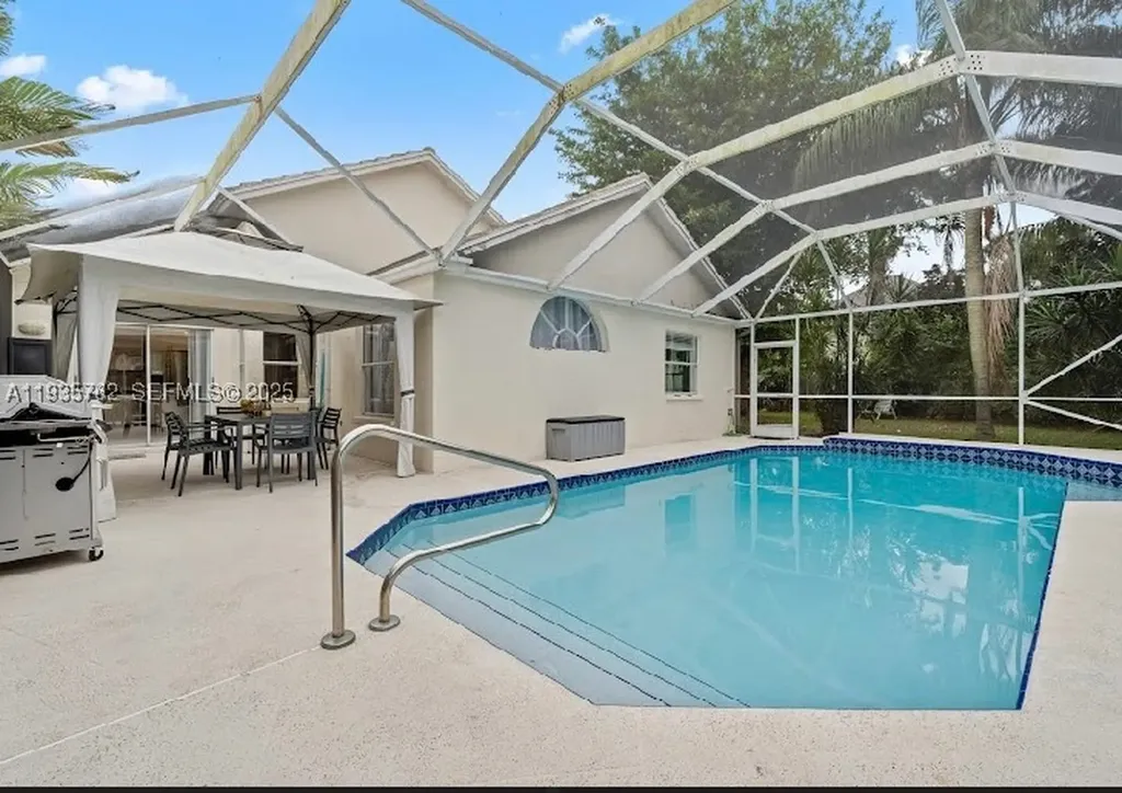 2002 Lake Breeze Court Wellington FL 33414