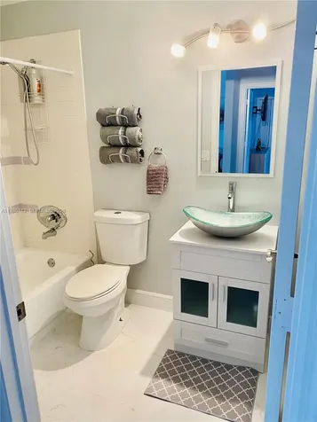 2002 Lake Breeze Court Wellington FL 33414