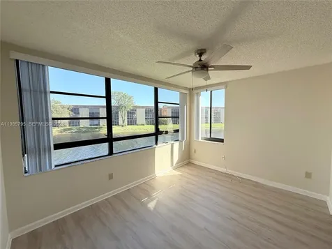 10426 E Clairmont Circle Tamarac FL 33321