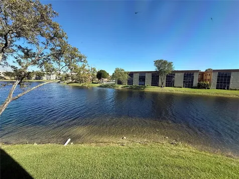 10426 E Clairmont Circle Tamarac FL 33321