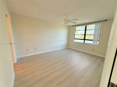 10426 E Clairmont Circle Tamarac FL 33321