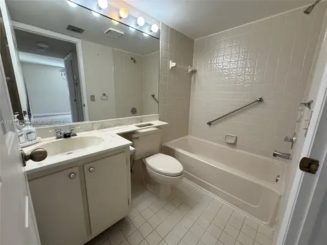 10426 E Clairmont Circle Tamarac FL 33321