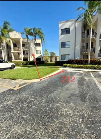 10426 E Clairmont Circle Tamarac FL 33321