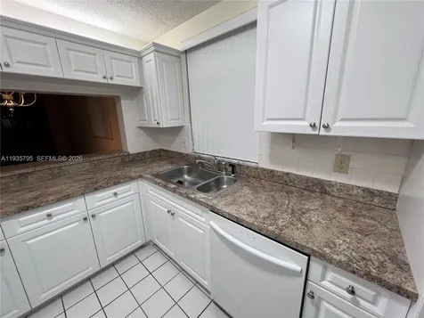 10426 E Clairmont Circle Tamarac FL 33321