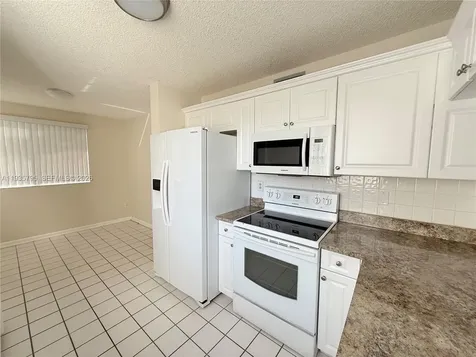 10426 E Clairmont Circle Tamarac FL 33321