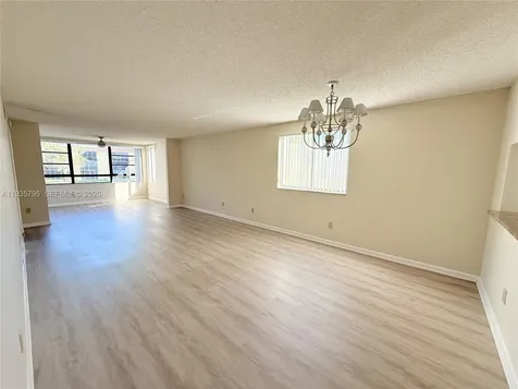 10426 E Clairmont Circle Tamarac FL 33321