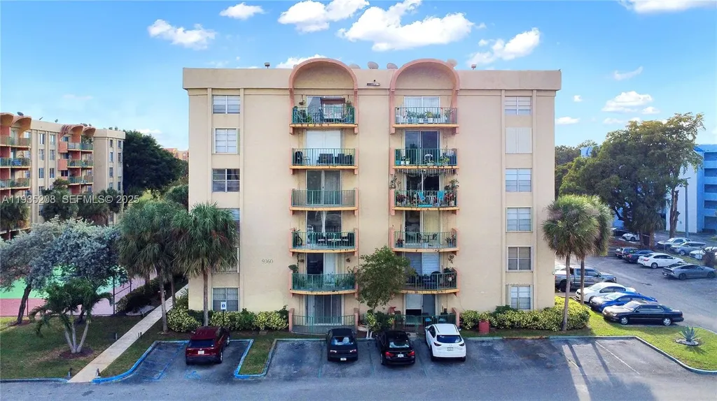 9360 Fontainebleau Boulevard Miami FL 33172