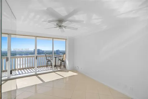 1000 W Island Boulevard Aventura FL 33160