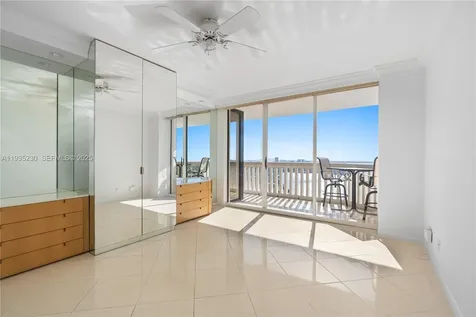 1000 W Island Boulevard Aventura FL 33160