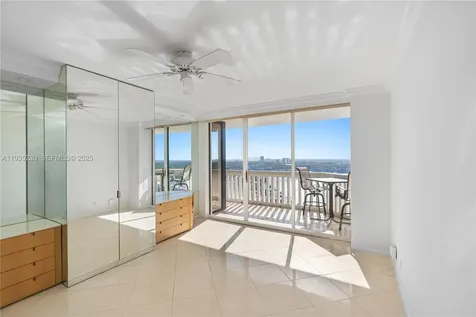 1000 W Island Boulevard Aventura FL 33160