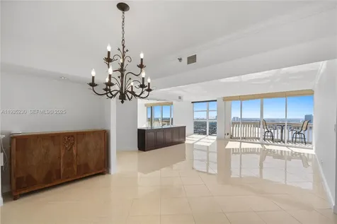 1000 W Island Boulevard Aventura FL 33160