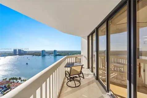 1000 W Island Boulevard Aventura FL 33160