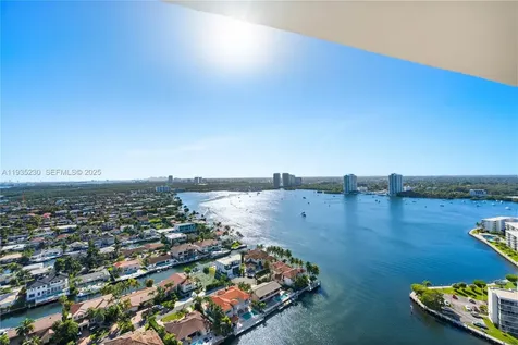 1000 W Island Boulevard Aventura FL 33160