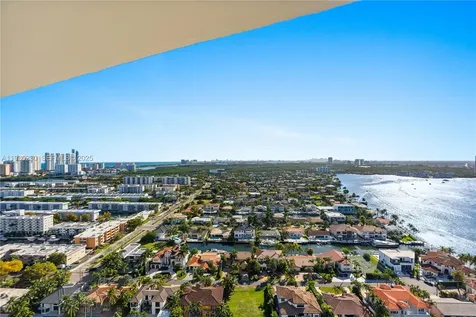 1000 W Island Boulevard Aventura FL 33160