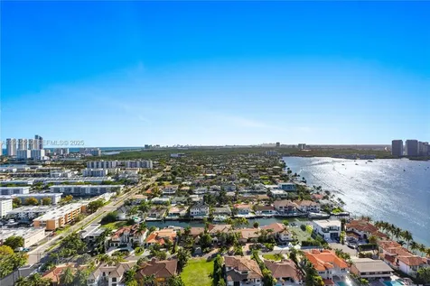 1000 W Island Boulevard Aventura FL 33160