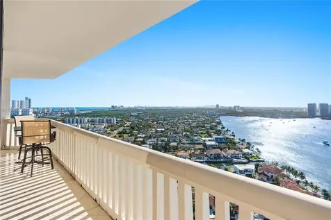 1000 W Island Boulevard Aventura FL 33160