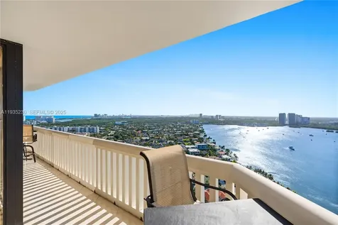 1000 W Island Boulevard Aventura FL 33160