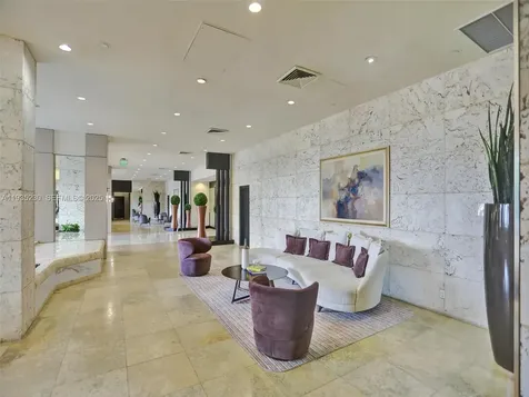 1000 W Island Boulevard Aventura FL 33160