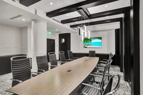 1000 W Island Boulevard Aventura FL 33160