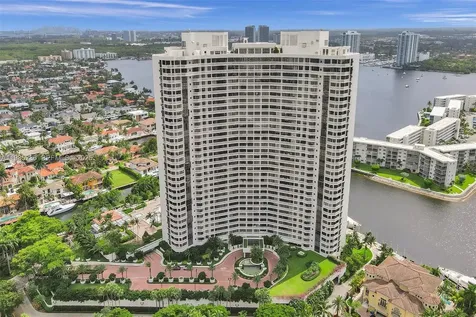 1000 W Island Boulevard Aventura FL 33160
