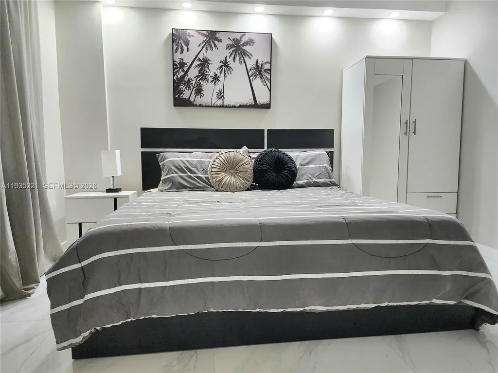 3725 S Ocean Drive Hollywood FL 33019
