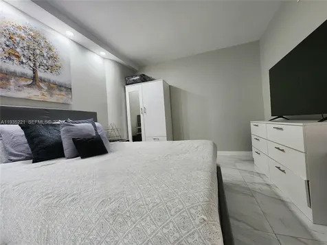 3725 S Ocean Drive Hollywood FL 33019